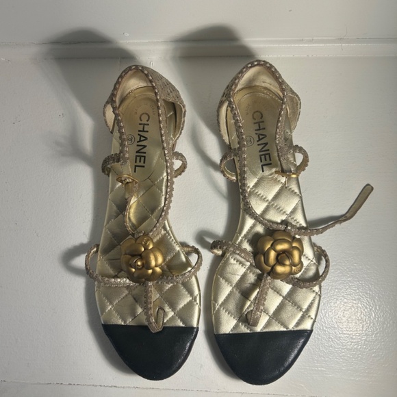 Vintage Chanel Gold Quilted Sandals Pre Loved Size 9 - Picture 2 of 9